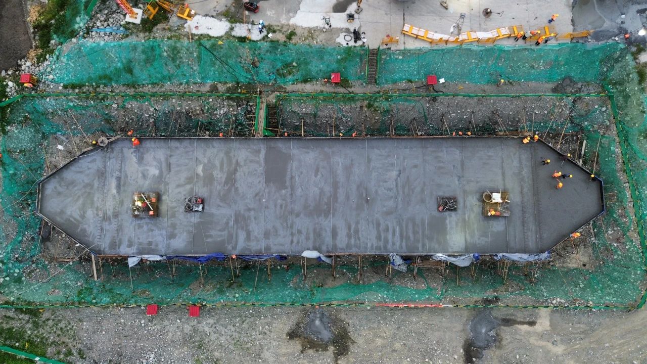 1724727748654040.jpg 青城大桥5.jpg