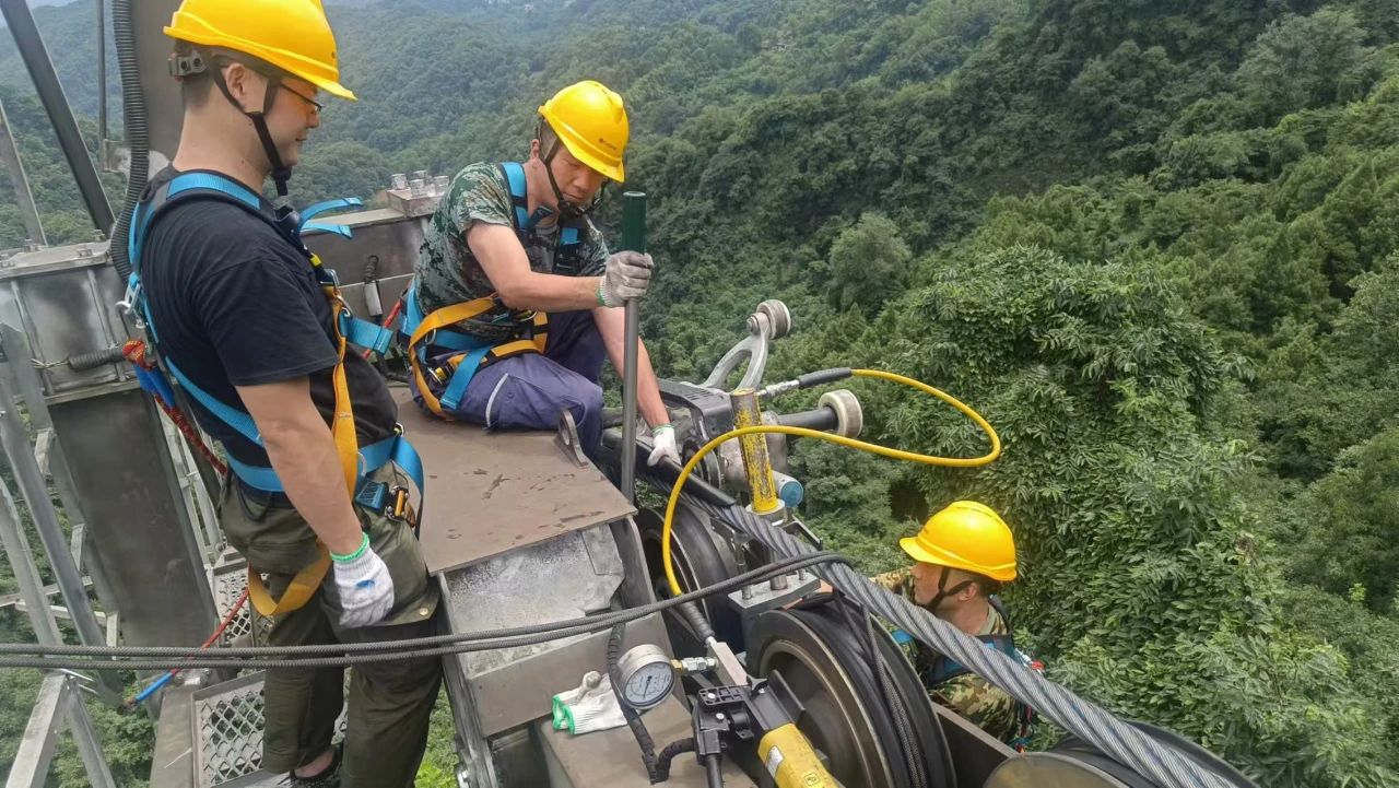 1726722532703182.jpg 高温下的坚守8.jpg